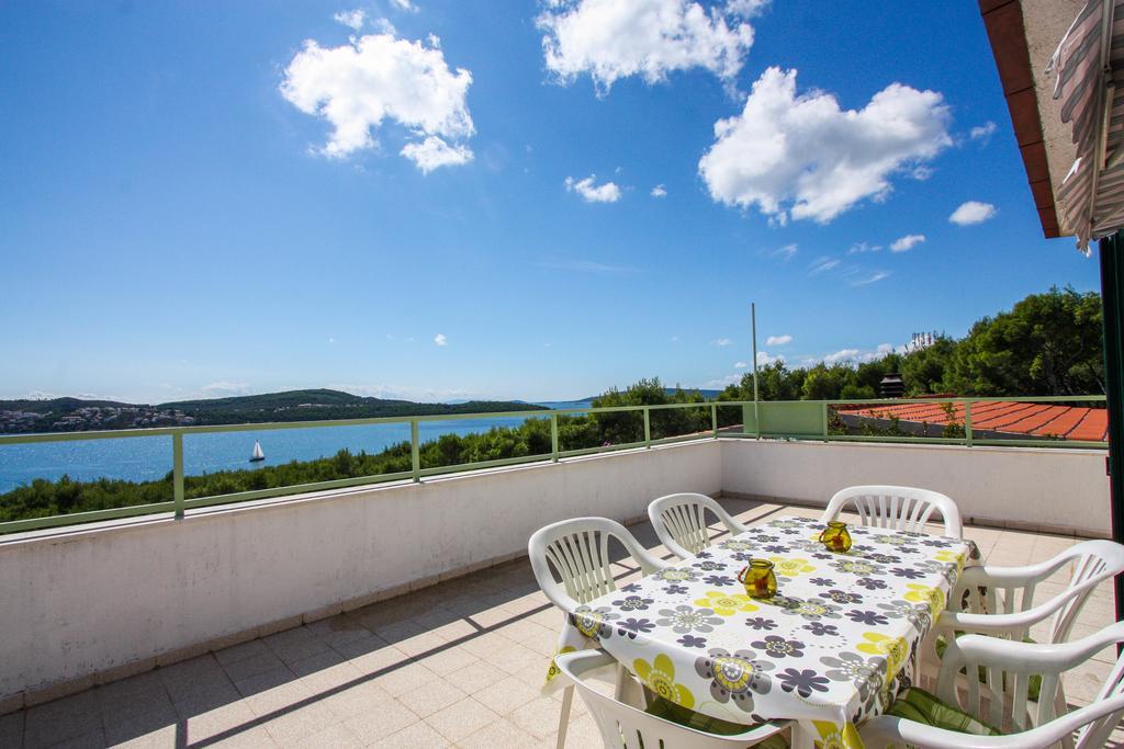 Apartment Artemisia 1 Trogir Exterior photo